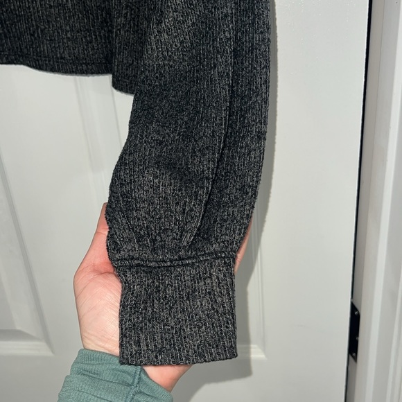 Hollister cropped turtleneck - Picture 3 of 4